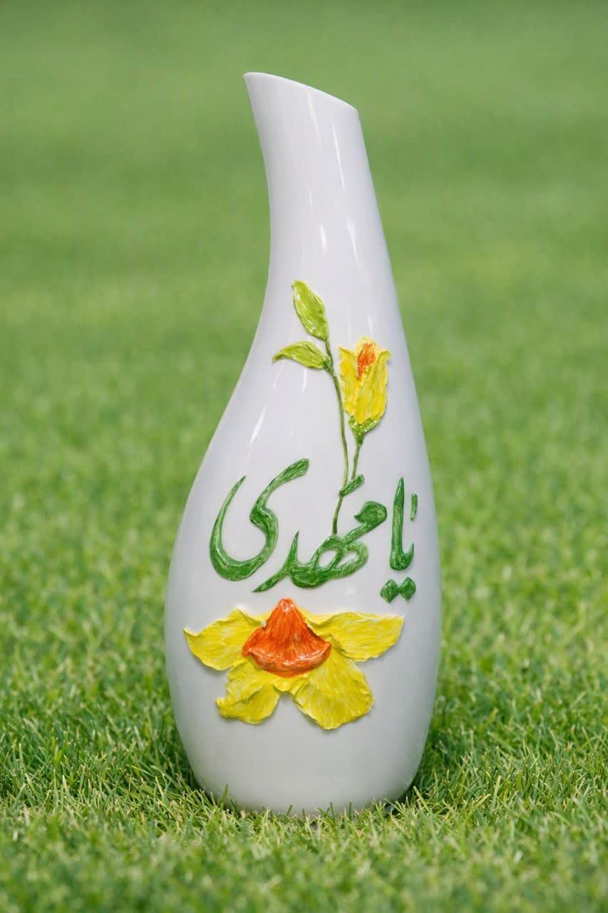گلدان سرامیکی دست ساز مهدوی با طرح نقش برجسته